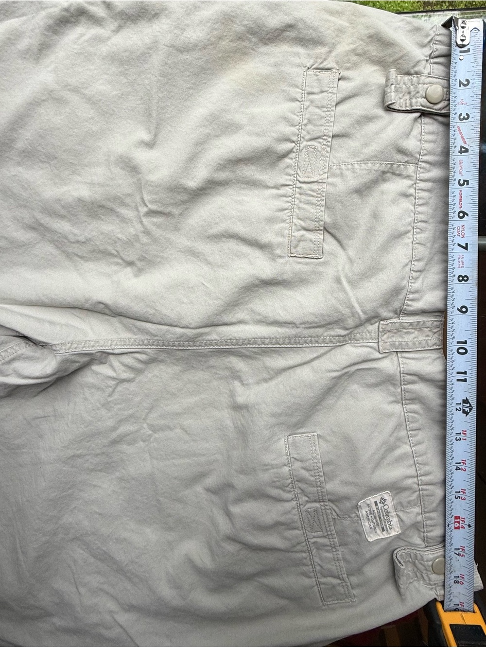 Men’s Columbia Light Beige Casual Shorts - Picture 9 of 16
